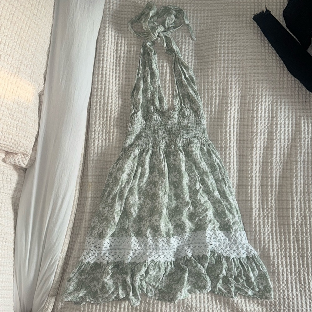 Ocean Drive size M floral and lace open back dress